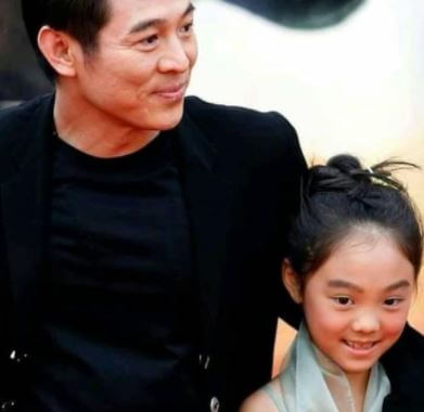The childhood picture of Jane Li with her father Jet Li.